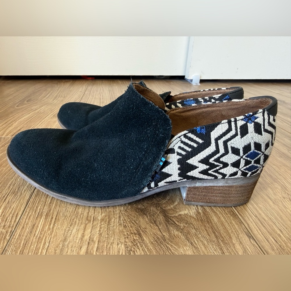 Tom’s Black Suede Ankle Bootie Aztec - Picture 3 of 12